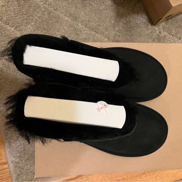 Ugg Mini Bailey Zip Sheepskin-Lined black Suede Boots NEW - Picture 5 of 7